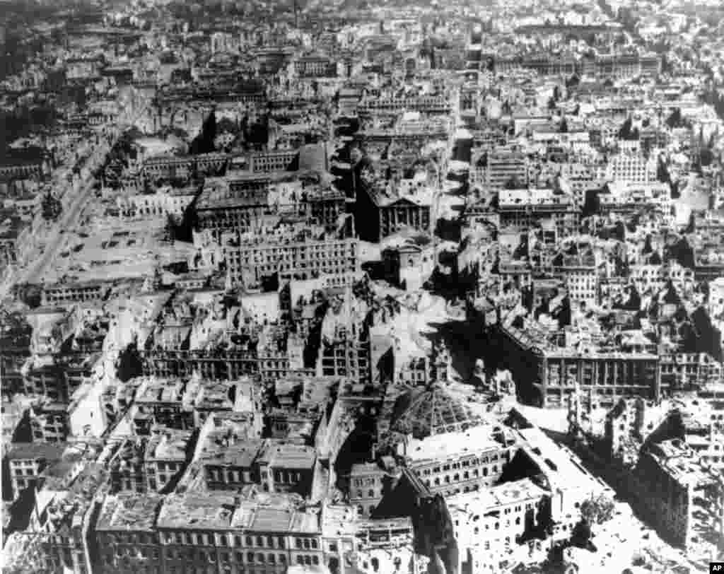 An overview of central Berlin shot from an American plane shortly after the Allied victory in Europe. &nbsp; Germans referred to the stillness that followed the raging battles for Berlin as &ldquo;Stunde Null&rdquo; (Hour Zero), the moment of &quot;an absolute break with the past and a radical new beginning.&quot; &nbsp; &nbsp; &nbsp;