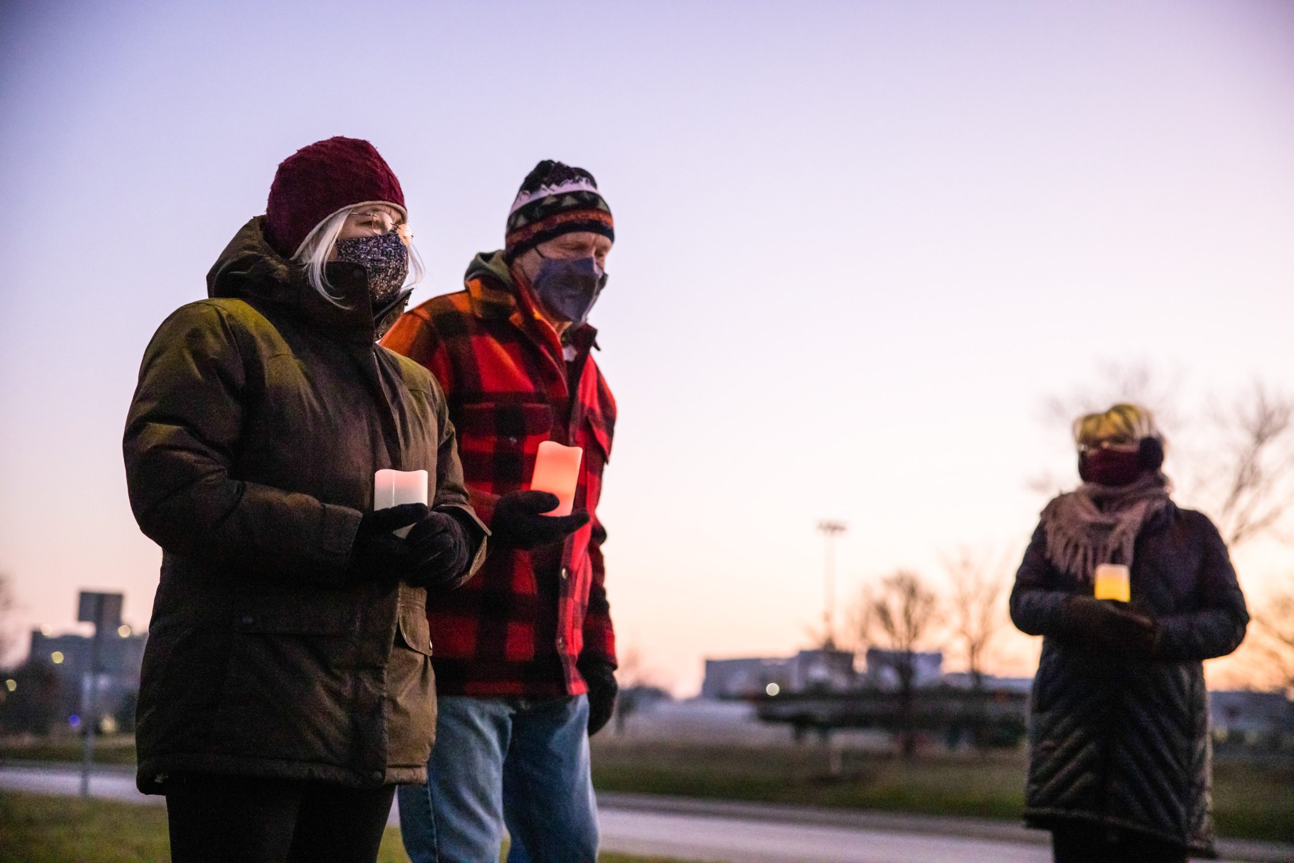 BLOOMINGTON, INDIANA, UNITED STATES - 2021/01/12: Bloomington anti-death-penalty activists hold lit candles while protesting against the execution of Lisa Montgomery, and two others, which are scheduled at Terre Haute Federal Prison this week. Montgomery was to be put to death on Tuesday. United States president Donald Trump's administration has sped up the execution of prisoners on death row during the last months of his presidency. Montgomery will be the first woman to be executed by the federal government in almost 70 years. (Photo by Jeremy Hogan/SOPA Images/LightRocket via Getty Images)